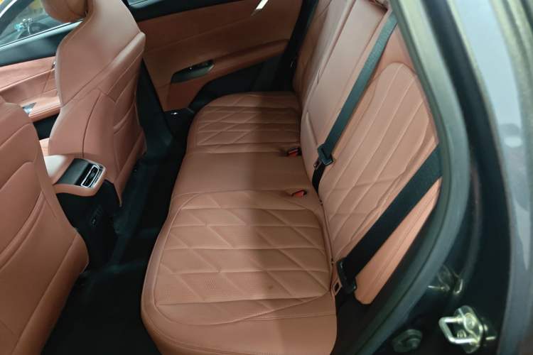 Used CHANGAN CS75 PLUS 2025 4th Generation 1.5T New Blue Whale Smart Flagship Version Left Rear Seat