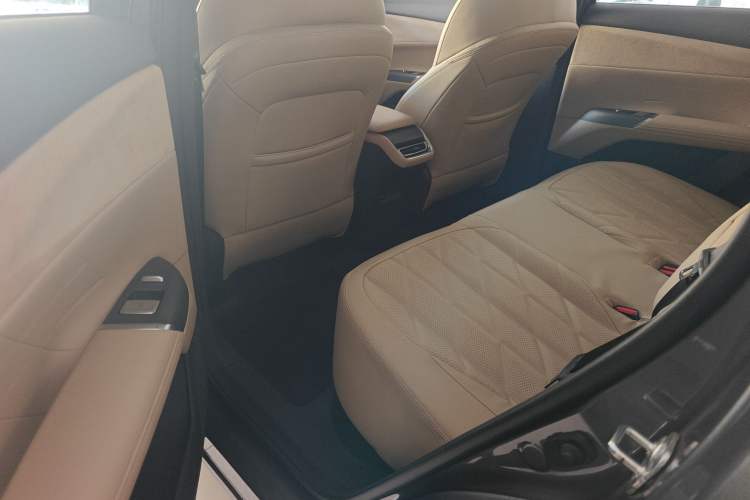 Used CHANGAN CS75 PLUS 2025 4th Generation 1.5T New Blue Whale Smart Luxury Edition Left Rear Seat