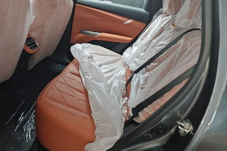 Used CHANGAN CS75 PLUS 2025 4th Generation 1.5T New Blue Whale Smart Luxury Edition Left Rear Seat