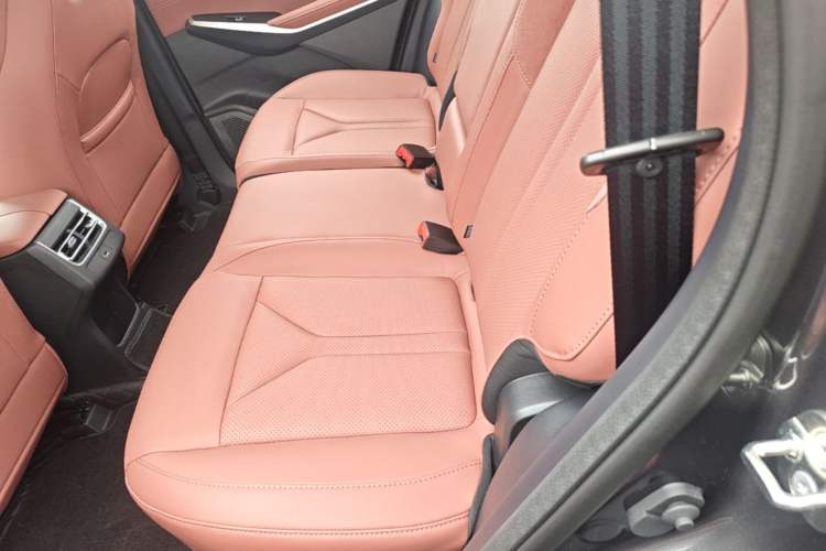 Used CHANGAN CS75 PLUS 2025 Model, 3rd Generation Champion Edition 1.5T Jinghang Version Left Rear Seat