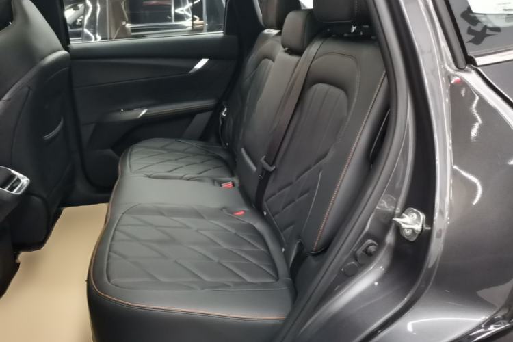 Used CHANGAN CS75 PLUS 2025 4th Generation UItra 2.0T New Blue Whale – Smart & Powerful Version Left Rear Seat