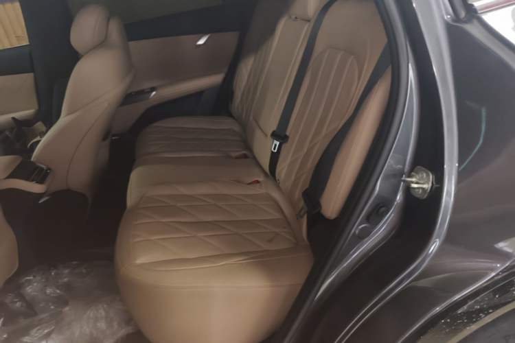Used CHANGAN CS75 PLUS 2025 4th Generation UItra 2.0T New Blue Whale Smart Intelligent Powertrain Version Left Rear Seat