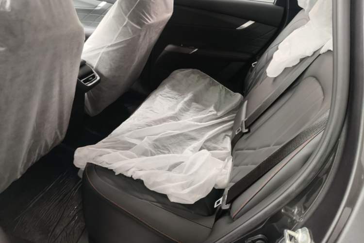 Used CHANGAN CS75 PLUS 2025 4th Generation 1.5T New Blue Whale Smart Luxury Edition Left Rear Seat