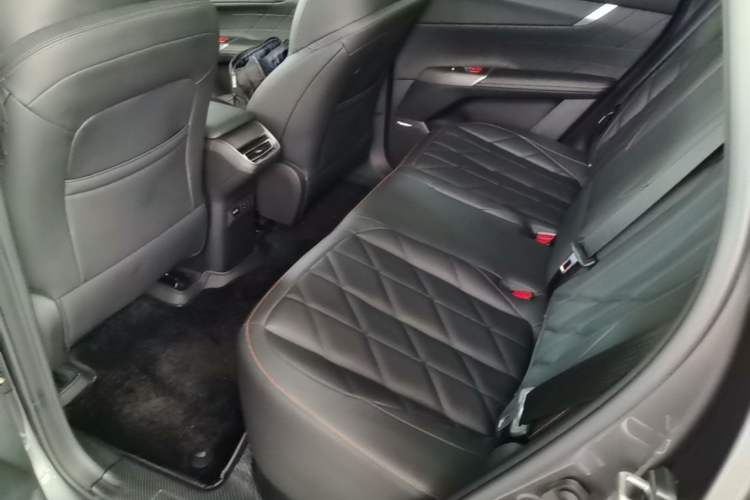 Used CHANGAN CS75 PLUS 2025 4th Generation 1.5T New Blue Whale Smart Flagship Version Left Rear Seat