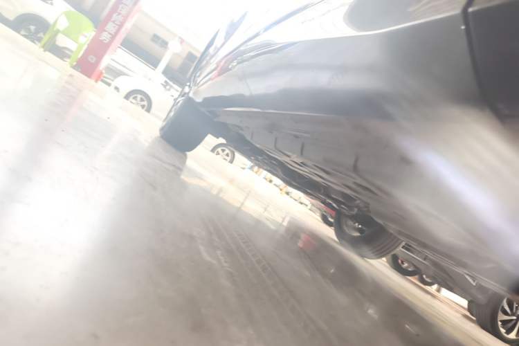 Used CHANGAN CS75 PLUS 2025 4th Generation UItra 2.0T New Blue Whale – Smart & Powerful Version Left Side Sill