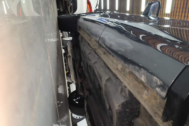 Used CHANGAN CS75 PLUS 2025 4th Generation UItra 2.0T New Blue Whale – Smart & Powerful Version Left Side Sill