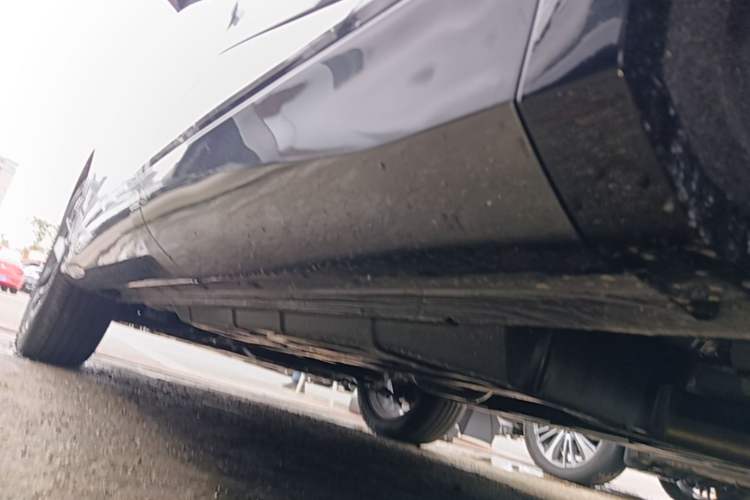 Used CHANGAN CS75 PLUS 2025 4th Generation 1.5T New Blue Whale Smart Luxury Edition Left Side Sill