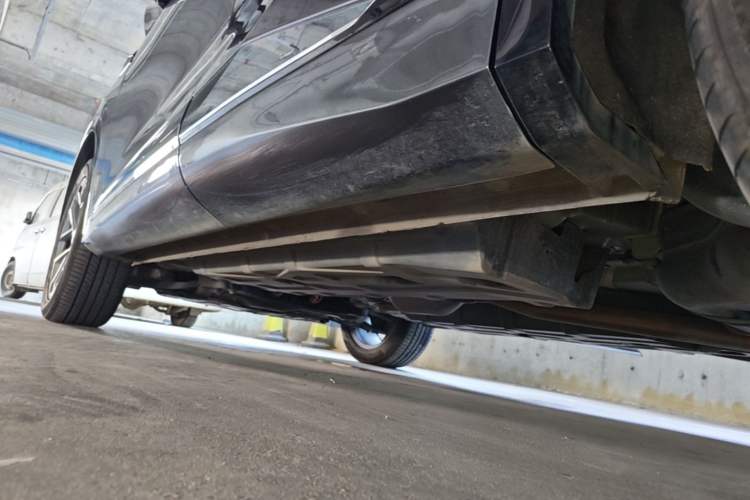 Used CHANGAN CS75 PLUS 2025 4th Generation 1.5T New Blue Whale Smart Flagship Version Left Side Sill