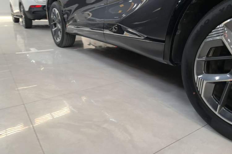 Used CHANGAN CS75 PLUS 2025 4th Generation 1.5T New Blue Whale Smart Luxury Edition Left Side Sill