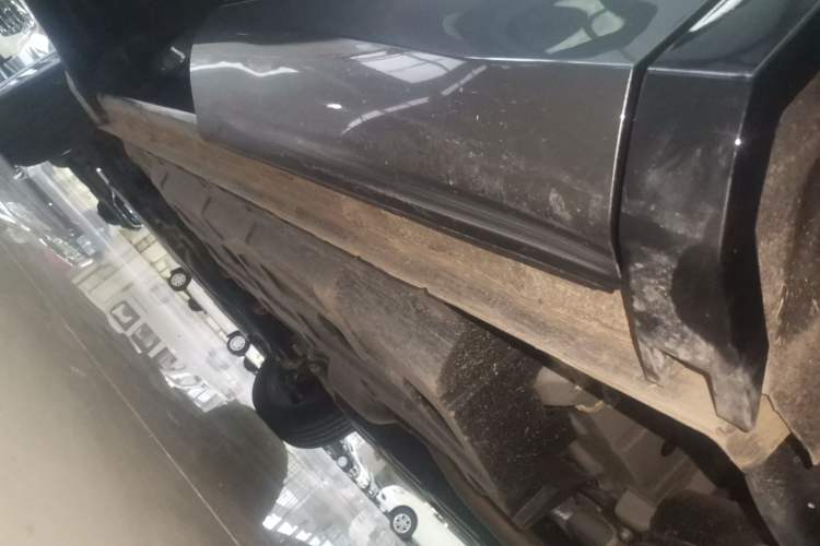Used CHANGAN CS75 PLUS 2025 4th Generation 1.5T New Blue Whale Smart Luxury Edition Left Side Sill