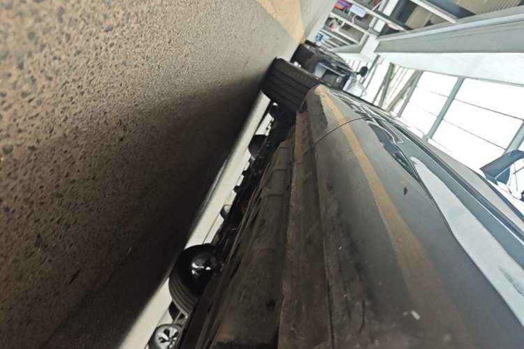 Used CHANGAN CS75 PLUS 2025 4th Generation UItra 2.0T New Blue Whale Engine – Wind Style Left Side Sill