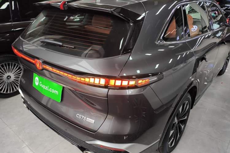 Used CHANGAN CS75 PLUS 2025 4th Generation UItra 2.0T New Blue Whale – Smart & Powerful Version Rear Right 45 Deg