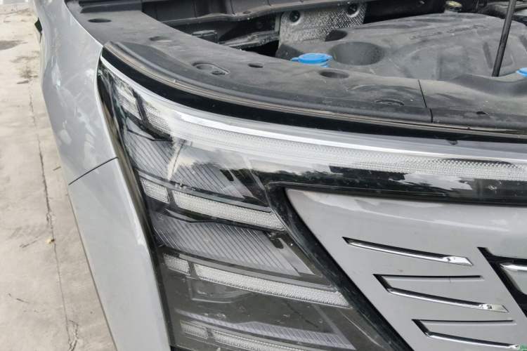 Used CHANGAN CS75 PLUS 2025 4th Generation 1.5T New Blue Whale Smart Luxury Edition Right Front Headlight