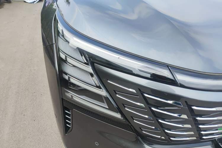 Used CHANGAN CS75 PLUS 2025 4th Generation 1.5T New Blue Whale Smart Flagship Version Right Front Headlight