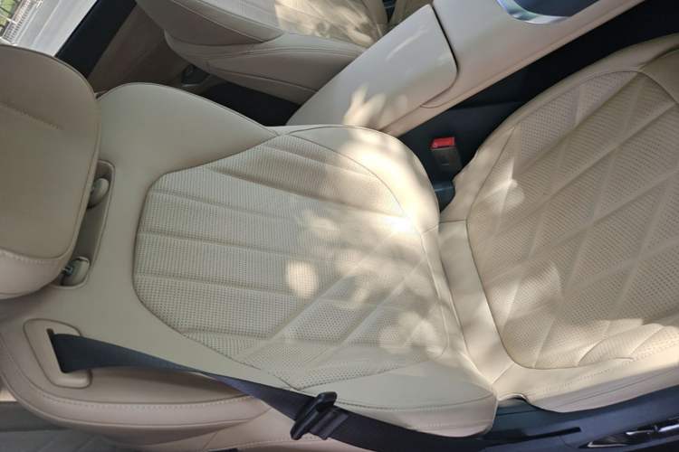 Used CHANGAN CS75 PLUS 2025 4th Generation 1.5T New Blue Whale Smart Luxury Edition Right Front Seat