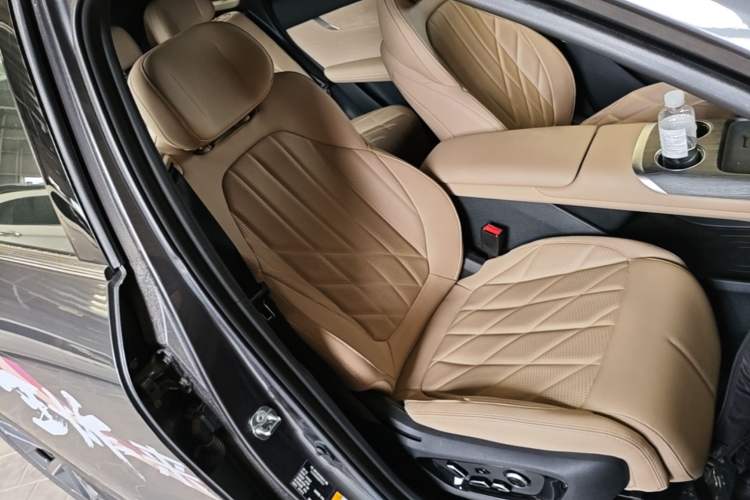 Used CHANGAN CS75 PLUS 2025 4th Generation 1.5T New Blue Whale Smart Luxury Edition Right Front Seat