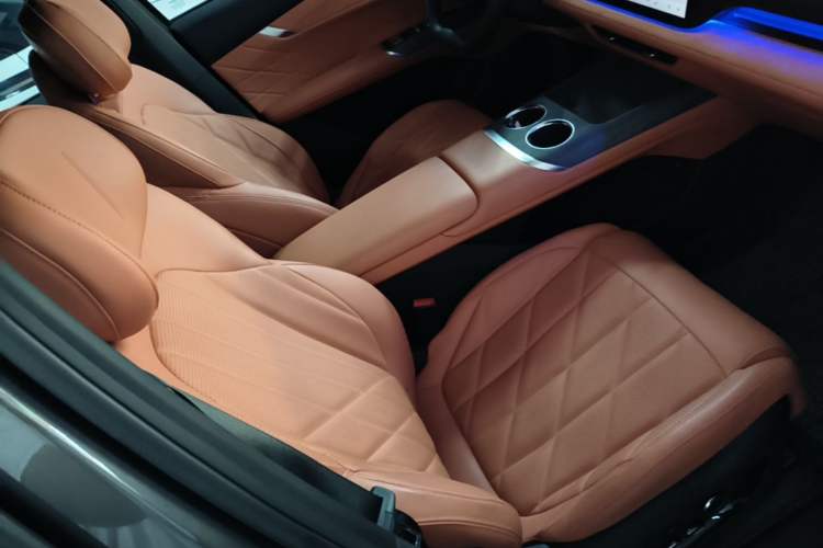 Used CHANGAN CS75 PLUS 2025 4th Generation 1.5T New Blue Whale Smart Flagship Version Right Front Seat