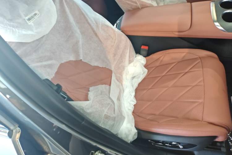 Used CHANGAN CS75 PLUS 2025 4th Generation 1.5T New Blue Whale Smart Flagship Version Right Front Seat