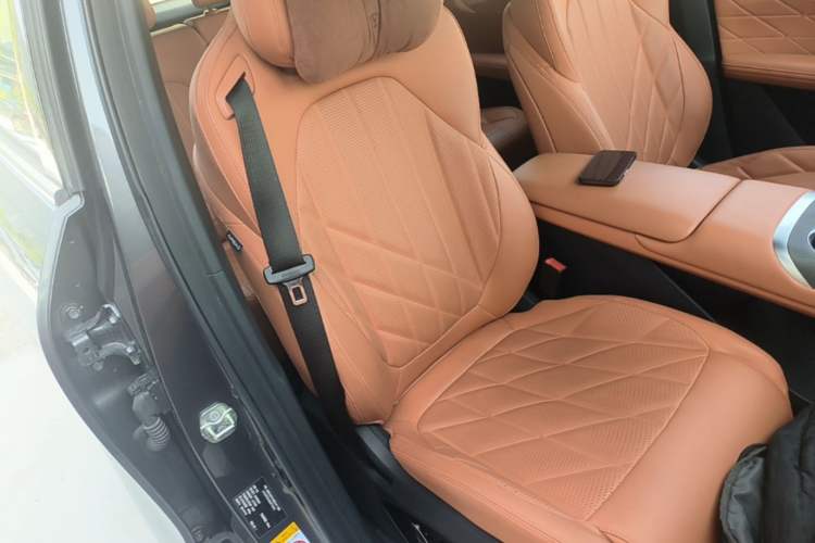 Used CHANGAN CS75 PLUS 2025 4th Generation 1.5T New Blue Whale Smart Flagship Version Right Front Seat