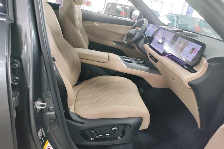 Used CHANGAN CS75 PLUS 2025 4th Generation 1.5T New Blue Whale Smart Flagship Version Right Front Seat