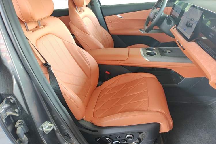 Used CHANGAN CS75 PLUS 2025 4th Generation 1.5T New Blue Whale Smart Luxury Edition Right Front Seat