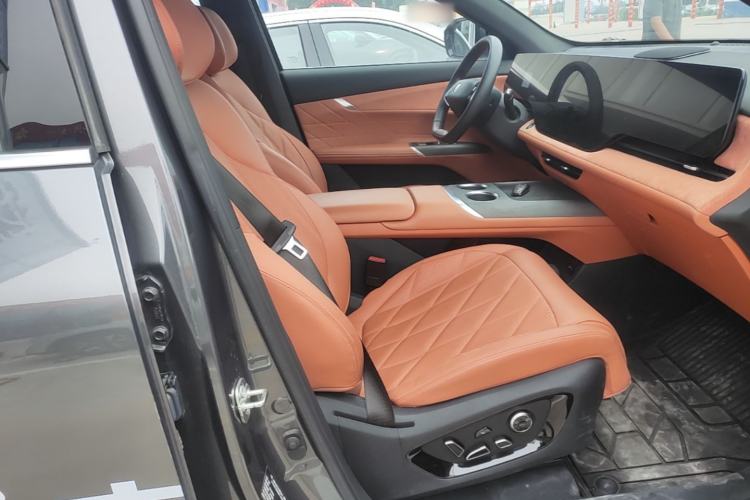 Used CHANGAN CS75 PLUS 2025 4th Generation 1.5T New Blue Whale Smart Flagship Version Right Front Seat