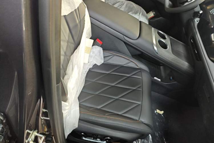 Used CHANGAN CS75 PLUS 2025 4th Generation 1.5T New Blue Whale Smart Luxury Edition Right Front Seat