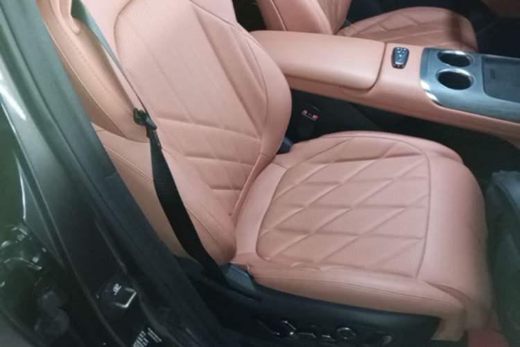 Used CHANGAN CS75 PLUS 2025 4th Generation 1.5T New Blue Whale Smart Flagship Version Right Front Seat