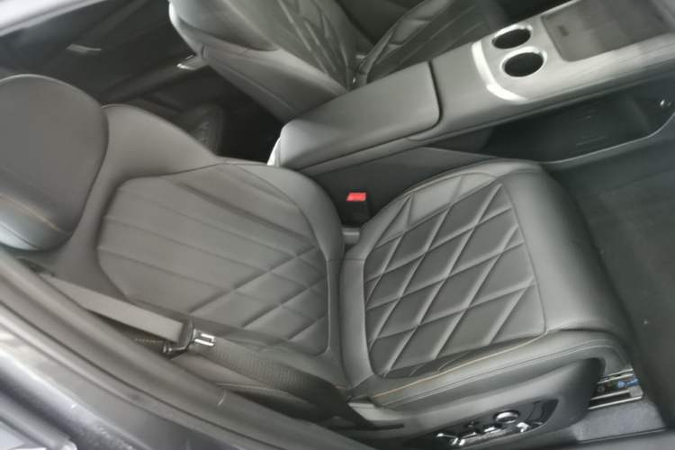 Used CHANGAN CS75 PLUS 2025 4th Generation UItra 2.0T New Blue Whale Smart Intelligent Powertrain Version Right Front Seat