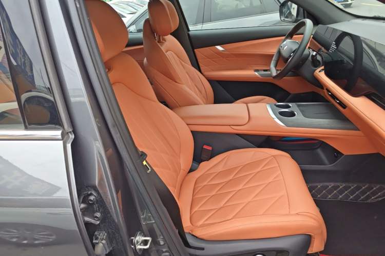 Used CHANGAN CS75 PLUS 2025 4th Generation 1.5T New Blue Whale Smart Flagship Version Right Front Seat