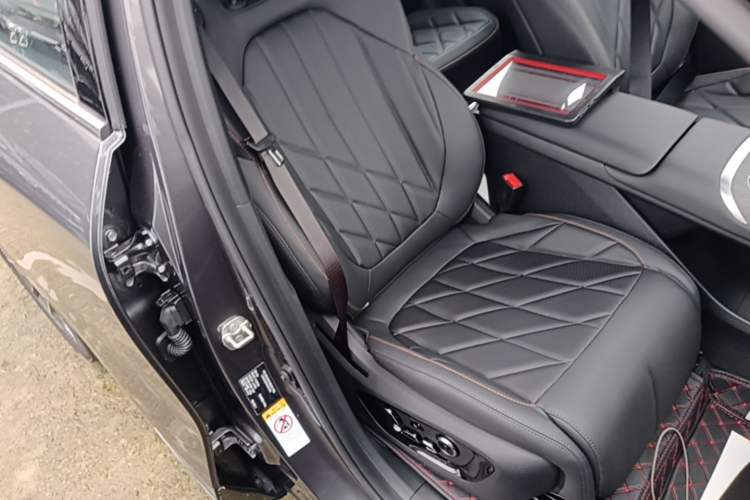 Used CHANGAN CS75 PLUS 2025 4th Generation 1.5T New Blue Whale Smart Luxury Edition Right Front Seat