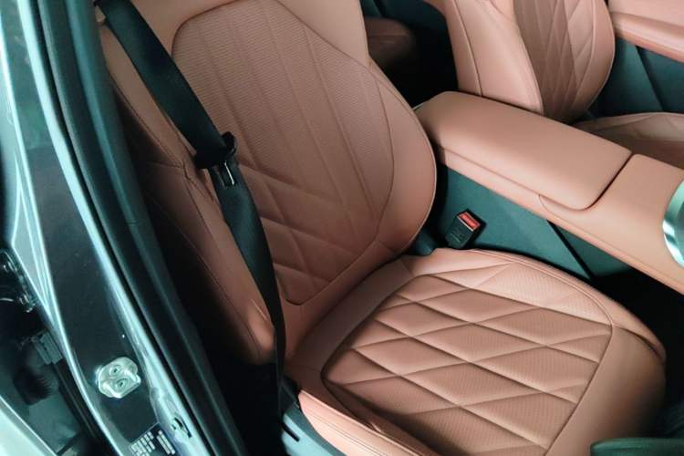 Used CHANGAN CS75 PLUS 2025 4th Generation 1.5T New Blue Whale Smart Luxury Edition Right Front Seat