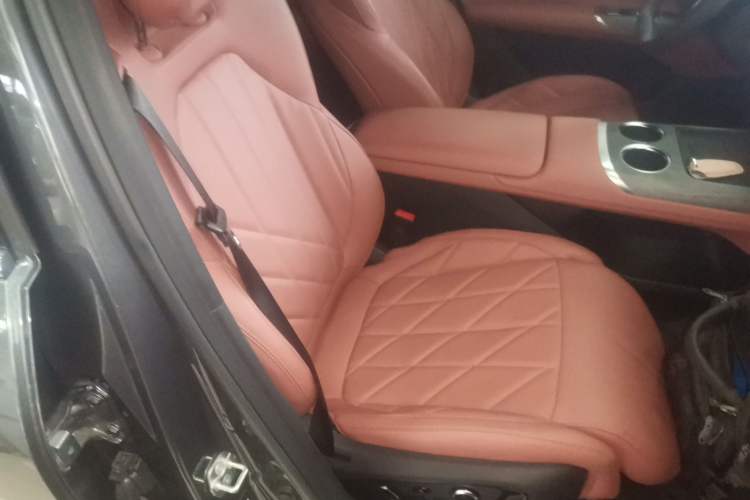 Used CHANGAN CS75 PLUS 2025 4th Generation 1.5T New Blue Whale Smart Luxury Edition Right Front Seat