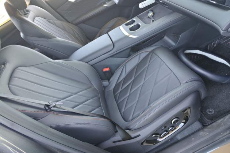 Used CHANGAN CS75 PLUS 2025 4th Generation 1.5T New Blue Whale Smart Luxury Edition Right Front Seat