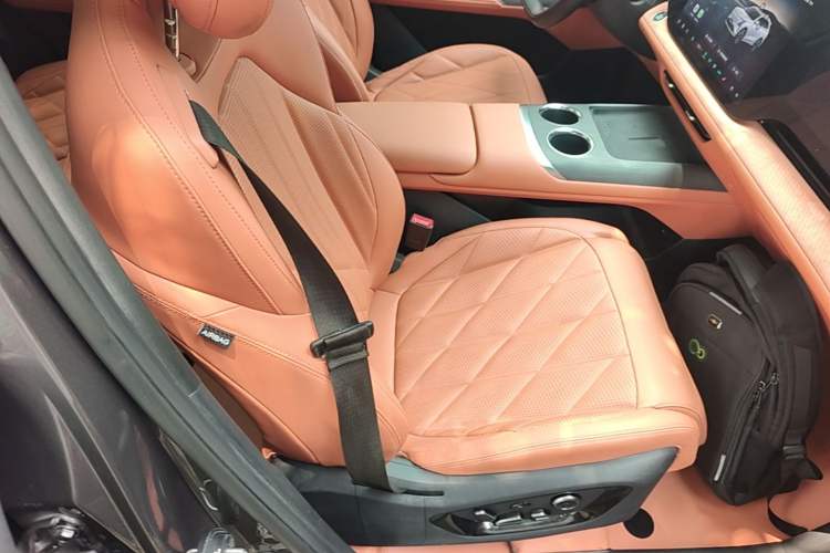 Used CHANGAN CS75 PLUS 2025 4th Generation 1.5T New Blue Whale Smart Luxury Edition Right Front Seat