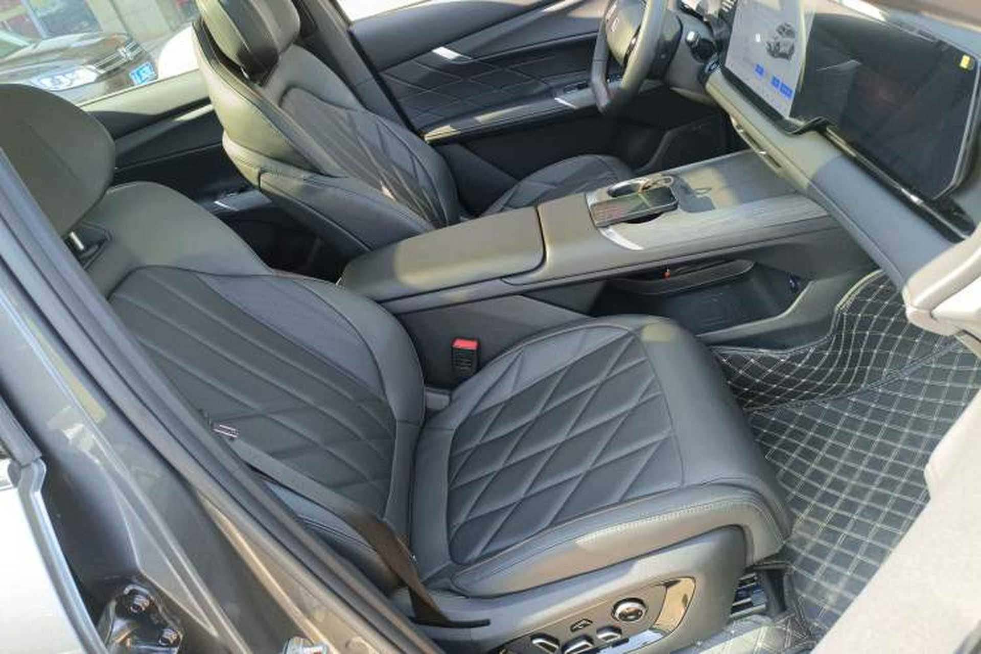 Used CHANGAN CS75 PLUS 2025 4th Generation UItra 2.0T New Blue Whale Smart Intelligent Powertrain Version Right Front Seat