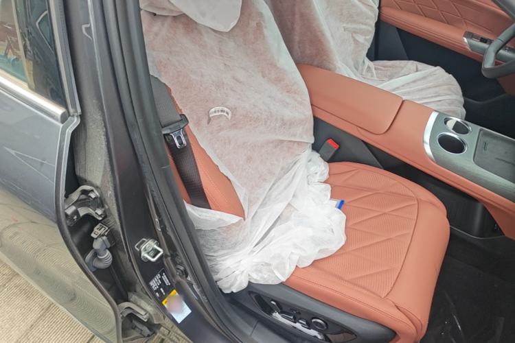 Used CHANGAN CS75 PLUS 2025 4th Generation 1.5T New Blue Whale Smart Luxury Edition Right Front Seat