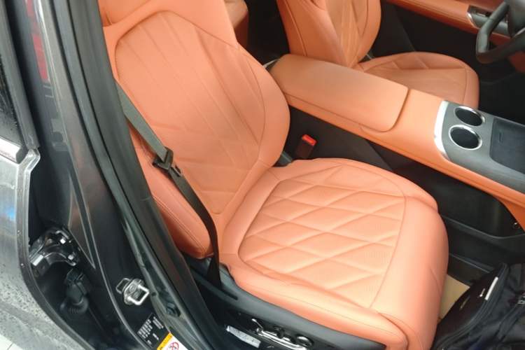 Used CHANGAN CS75 PLUS 2025 4th Generation 1.5T New Blue Whale Smart Luxury Edition Right Front Seat