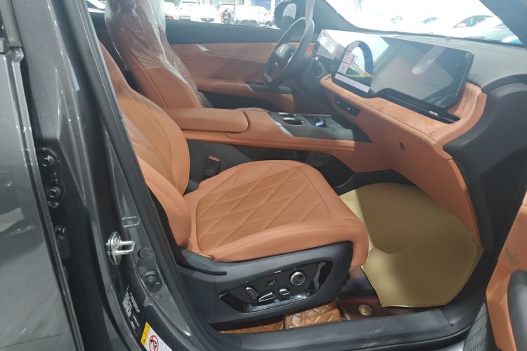 Used CHANGAN CS75 PLUS 2025 4th Generation 1.5T New Blue Whale Smart Luxury Edition Right Front Seat