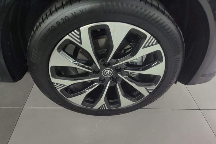 Used CHANGAN CS75 PLUS 2025 4th Generation UItra 2.0T New Blue Whale Smart Intelligent Powertrain Version Right Front Wheel Hub