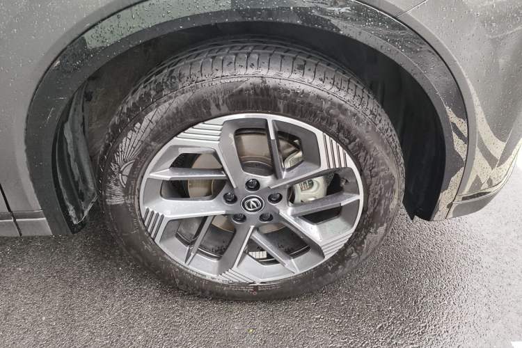 Used CHANGAN CS75 PLUS 2025 4th Generation 1.5T New Blue Whale Smart Luxury Edition Right Front Wheel Hub