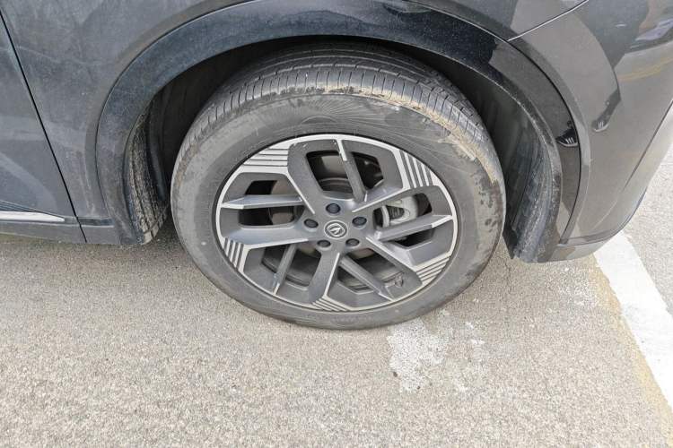 Used CHANGAN CS75 PLUS 2025 4th Generation 1.5T New Blue Whale Smart Luxury Edition Right Front Wheel Hub
