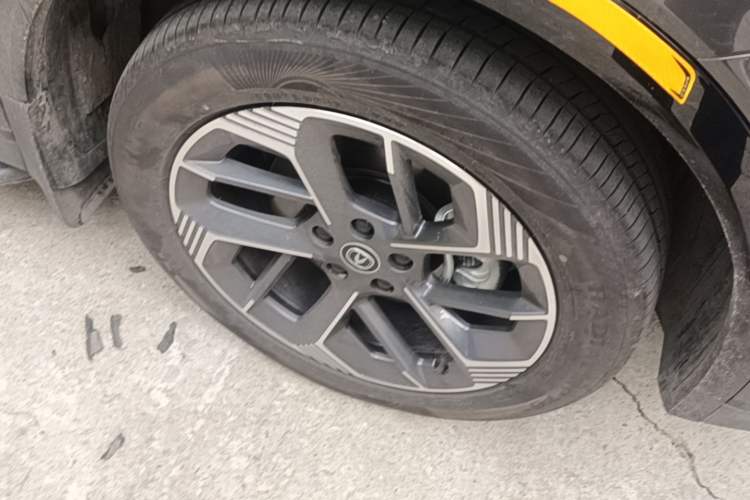 Used CHANGAN CS75 PLUS 2025 4th Generation 1.5T New Blue Whale Smart Flagship Version Right Front Wheel Hub