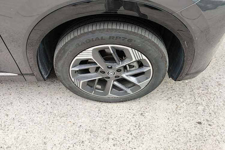 Used CHANGAN CS75 PLUS 2025 4th Generation 1.5T New Blue Whale Smart Luxury Edition Right Front Wheel Hub