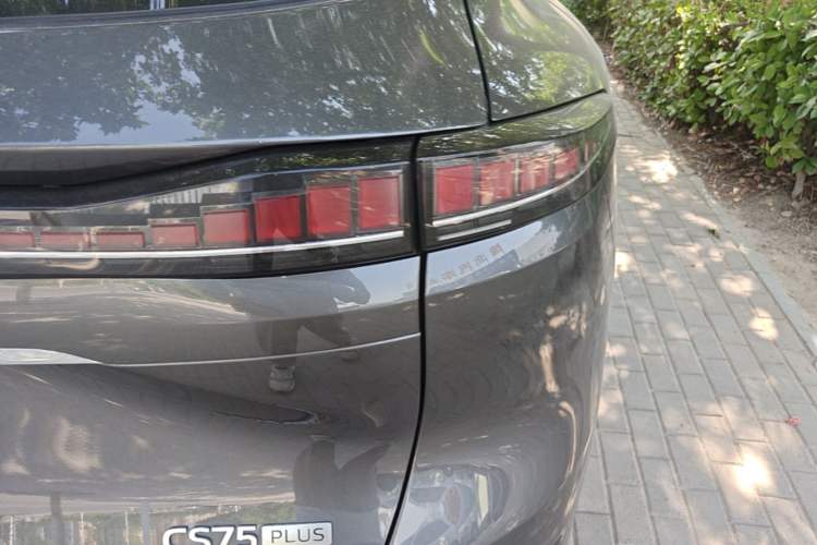 Used CHANGAN CS75 PLUS 2025 4th Generation 1.5T New Blue Whale Smart Luxury Edition Right Rear Taillight