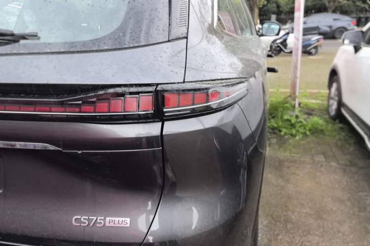 Used CHANGAN CS75 PLUS 2025 4th Generation 1.5T New Blue Whale Smart Flagship Version Right Rear Taillight