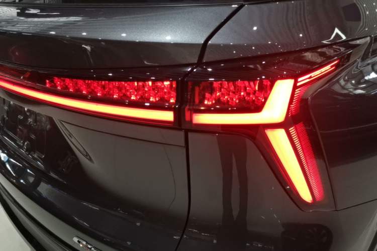 Used CHANGAN CS75 PLUS 2025 Model, 3rd Generation Champion Edition 1.5T Jinghang Version Right Rear Taillight