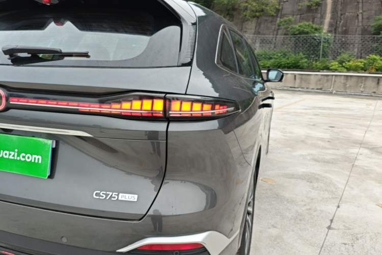 Used CHANGAN CS75 PLUS 2025 4th Generation UItra 2.0T New Blue Whale Smart Intelligent Powertrain Version Right Rear Taillight