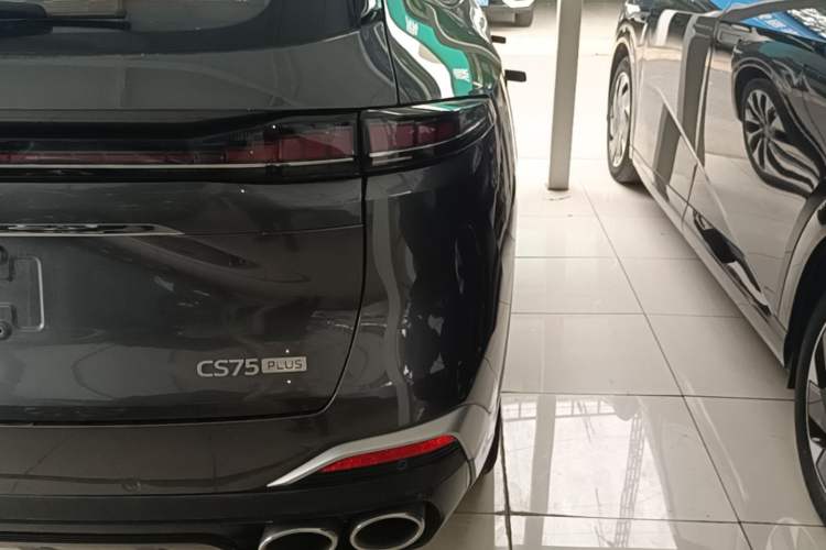 Used CHANGAN CS75 PLUS 2025 4th Generation UItra 2.0T New Blue Whale – Smart & Powerful Version Right Rear Taillight