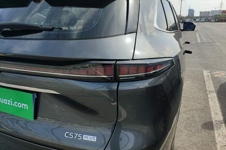 Used CHANGAN CS75 PLUS 2025 4th Generation 1.5T New Blue Whale Smart Flagship Version Right Rear Taillight